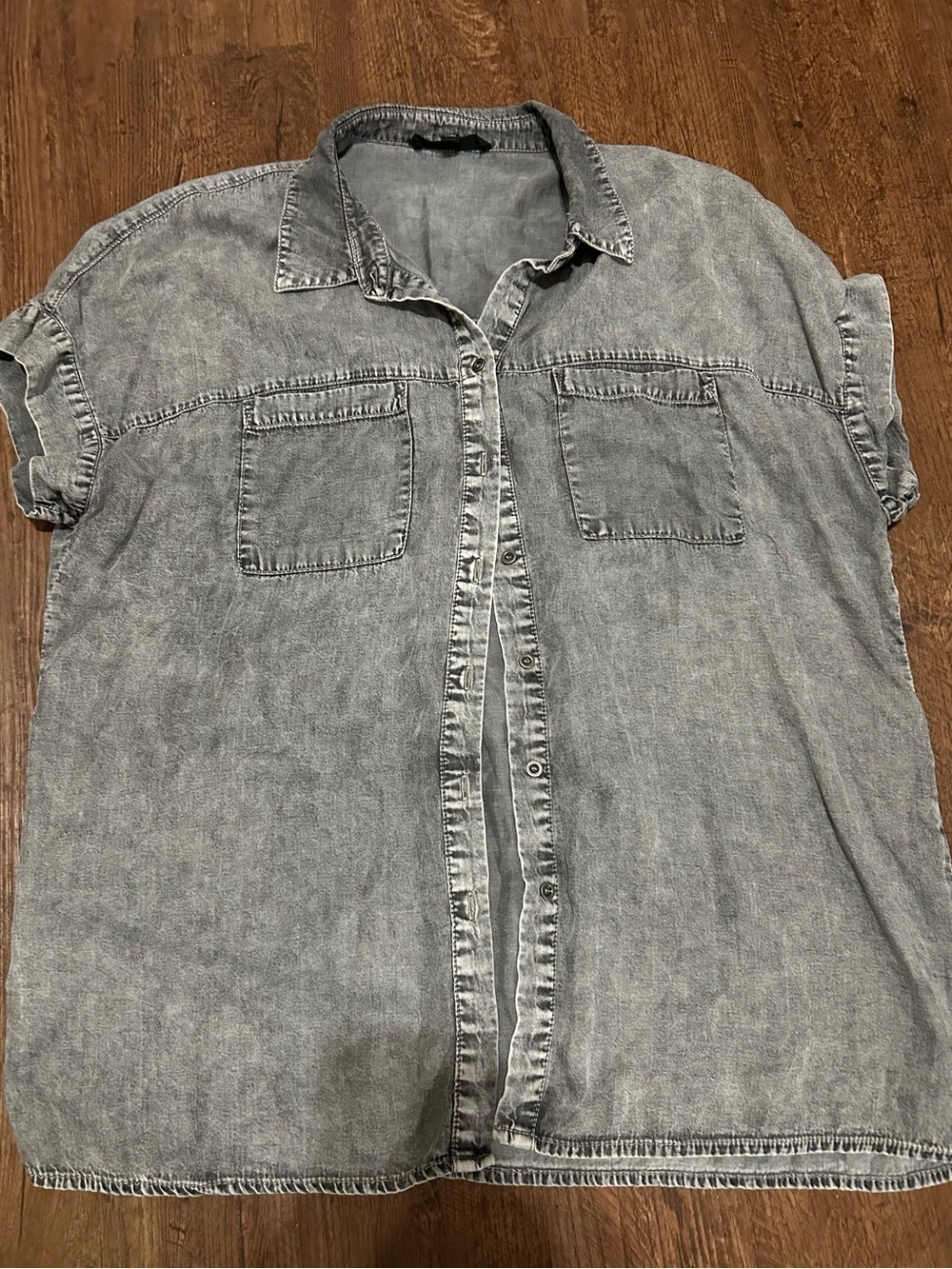 Jane and Delancey Faded Gray Short Sleeve Button-Up Shirt